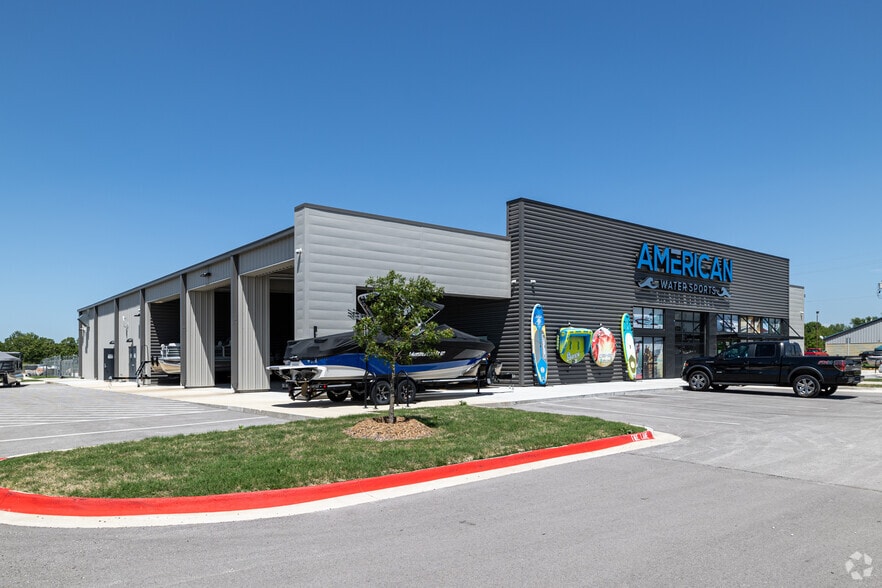 Primary Photo Of 701 W Hudson Rd, Rogers Freestanding For Sale