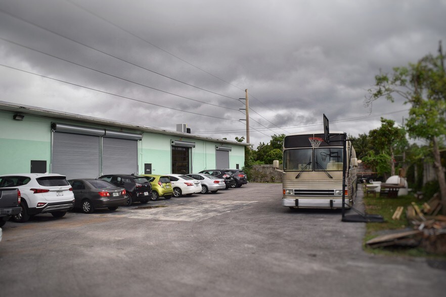 More Photos Of 290 NW 73rd St, Miami Service For Lease