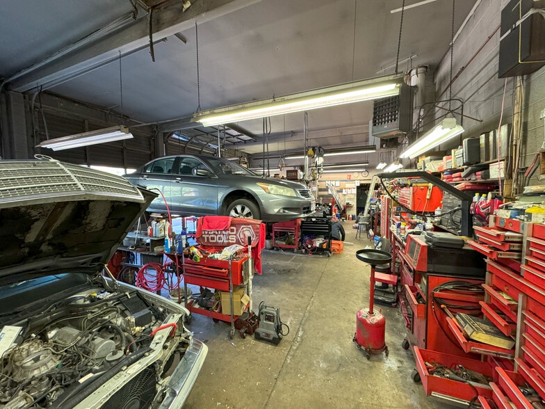 More Photos Of 2048 S Orchard Dr, Bountiful Industrial For Sale