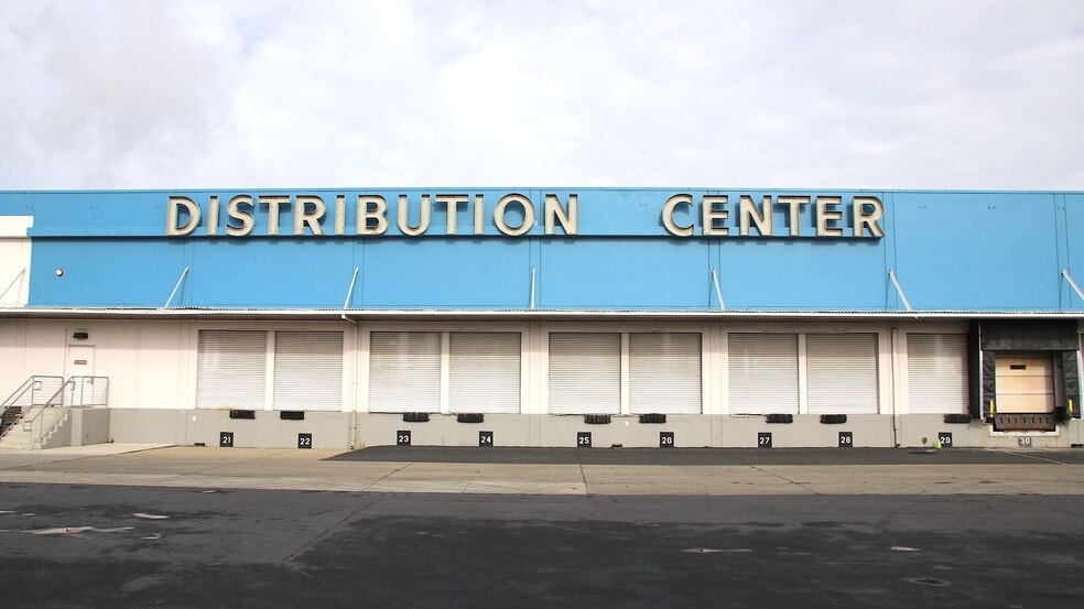 More Photos Of 211-213 W Cutting Blvd, Richmond Warehouse For Lease