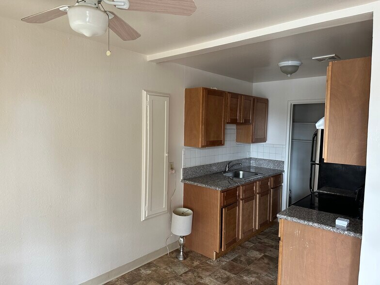 More Photos Of 2550 35th Ave, Oakland Apartments For Sale