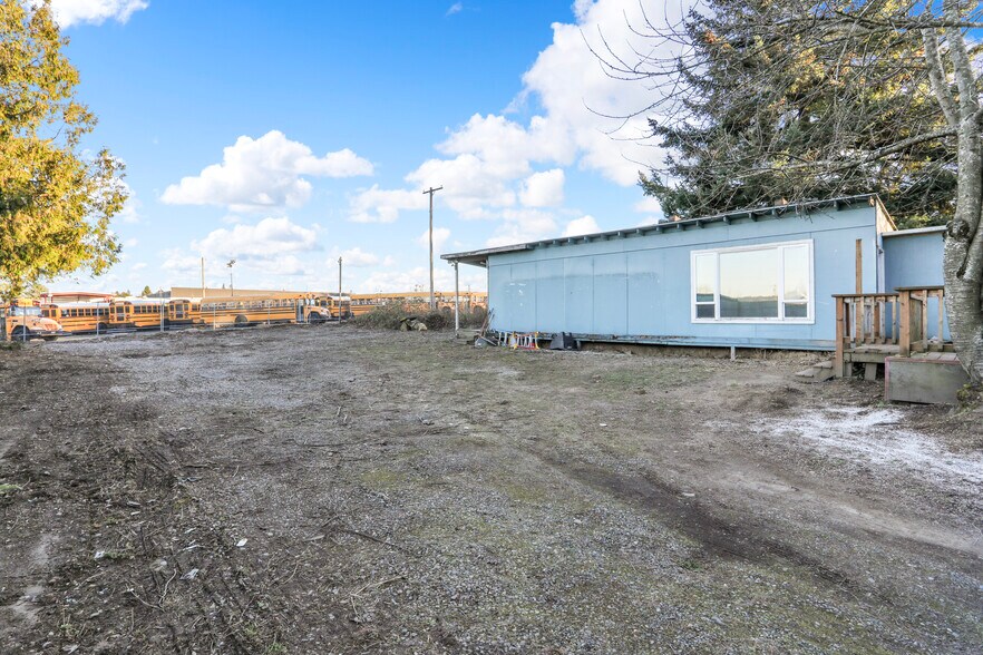 More Photos Of 6350 NE 66th Ave, Portland Flex For Sale