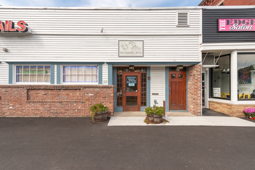 More Photos Of 152 Main St, Pepperell General Retail For Lease