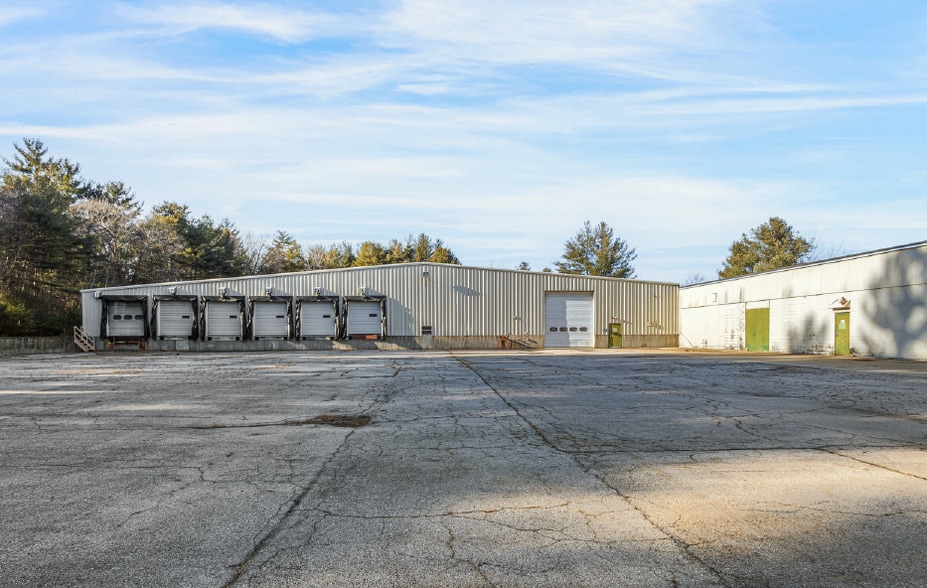 More Photos Of 44 Rivulet St, Uxbridge Warehouse For Sale