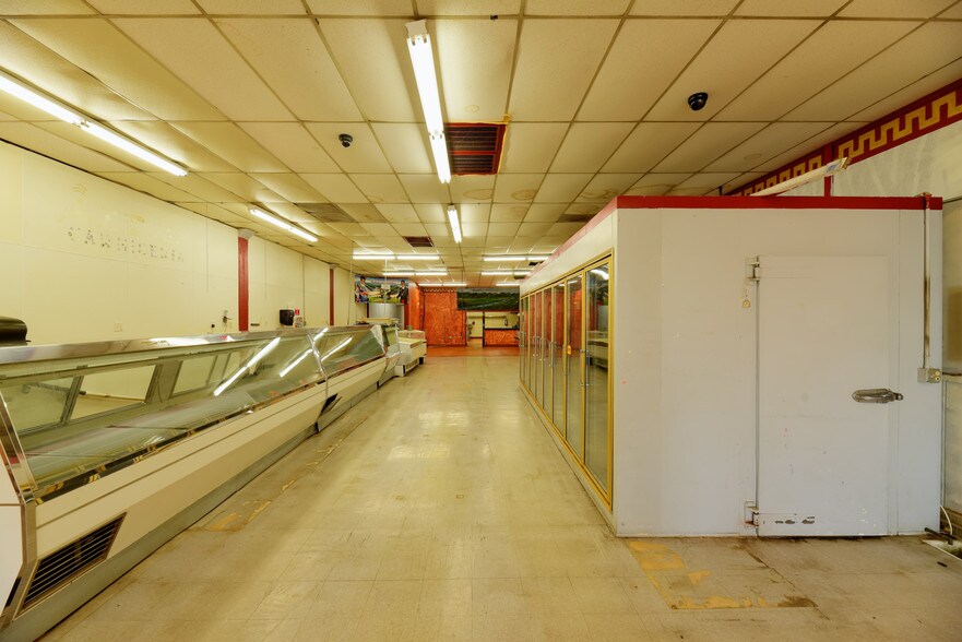 More Photos Of 850 W Main St, Merced Restaurant For Lease