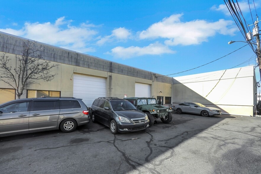 More Photos Of 160 Gregg St, Lodi Warehouse For Lease