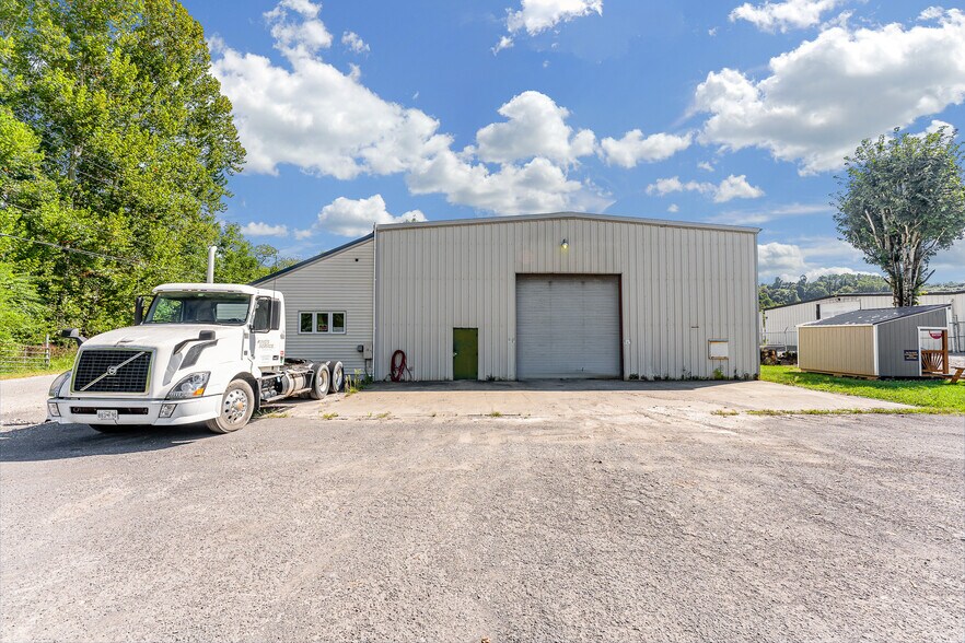 More Photos Of 148 Roush Cir, Fairmont Industrial For Lease
