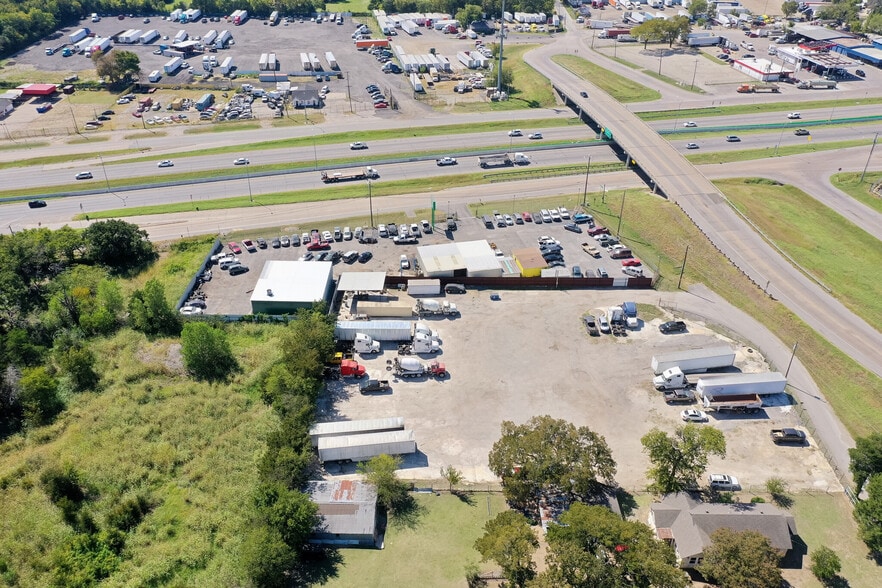 More Photos Of 11909 C F Hawn Fwy, Dallas Auto Dealership For Sale