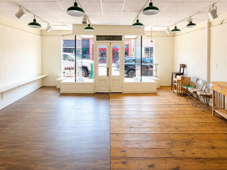 More Photos Of 61 Doyle St, Toccoa Mixed Retail For Sale