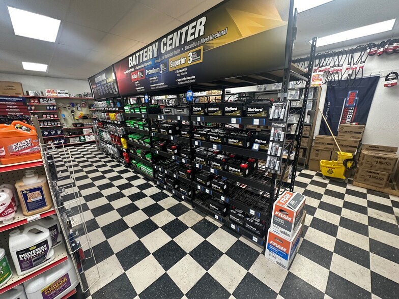 More Photos Of 1017 N Washington St, Ardmore Freestanding For Sale