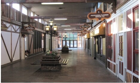 More Photos Of 6285 Pearl Rd, Parma Heights Freestanding For Lease