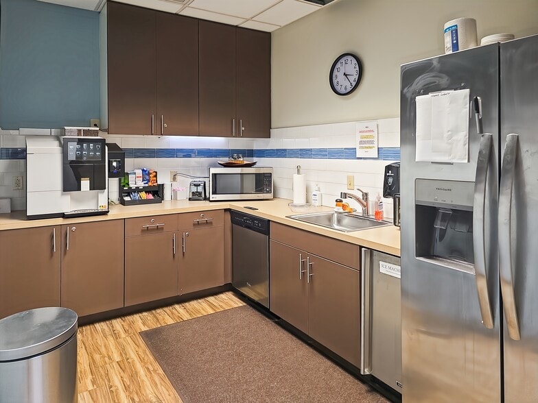 More Photos Of 200 Prosperity Dr, Knoxville Coworking Space