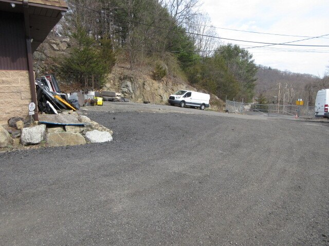 More Photos Of 1894 State Rt 23, West Milford Auto Repair For Lease