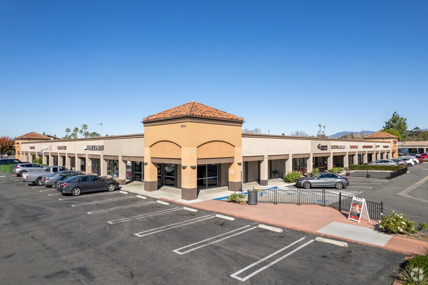 Primary Photo Of 24301 Muirlands Blvd, Lake Forest Freestanding For Lease