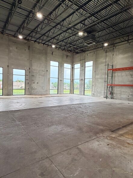 More Photos Of 572 Brewery Ln, Bourbonnais Distribution For Lease