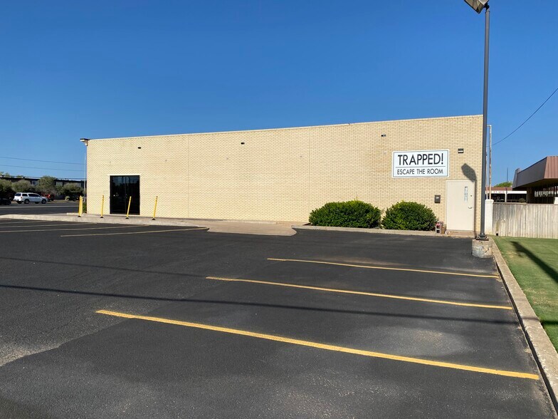 More Photos Of 3517 50th St, Lubbock Freestanding For Sale