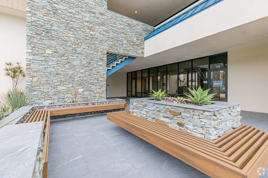 More Photos Of 740 Lomas Santa Fe Dr, Solana Beach Office For Lease