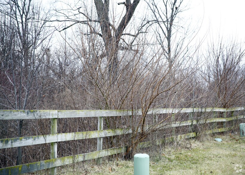 More Photos Of 743 W New Rd, Greenfield Land For Sale