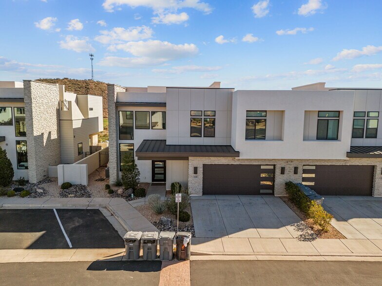More Photos Of 2248 N Double Eagle Ln, Washington Specialty For Sale
