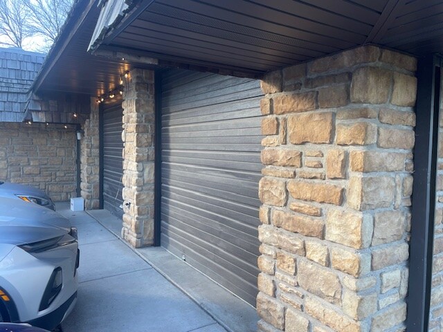 More Photos Of 421 5th St, Centuria Veterinarian Kennel For Sale