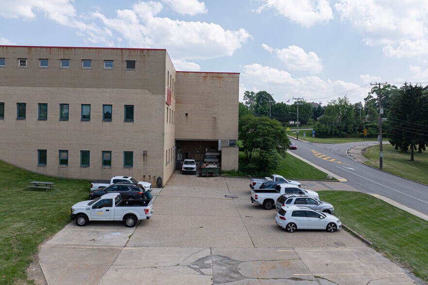 More Photos Of 850 Poplar St, Pittsburgh Flex For Sale