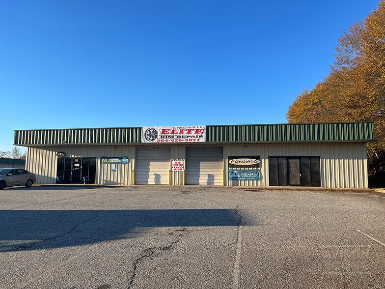 More Photos Of 1321 Cedar Lane Rd, Greenville Flex For Lease