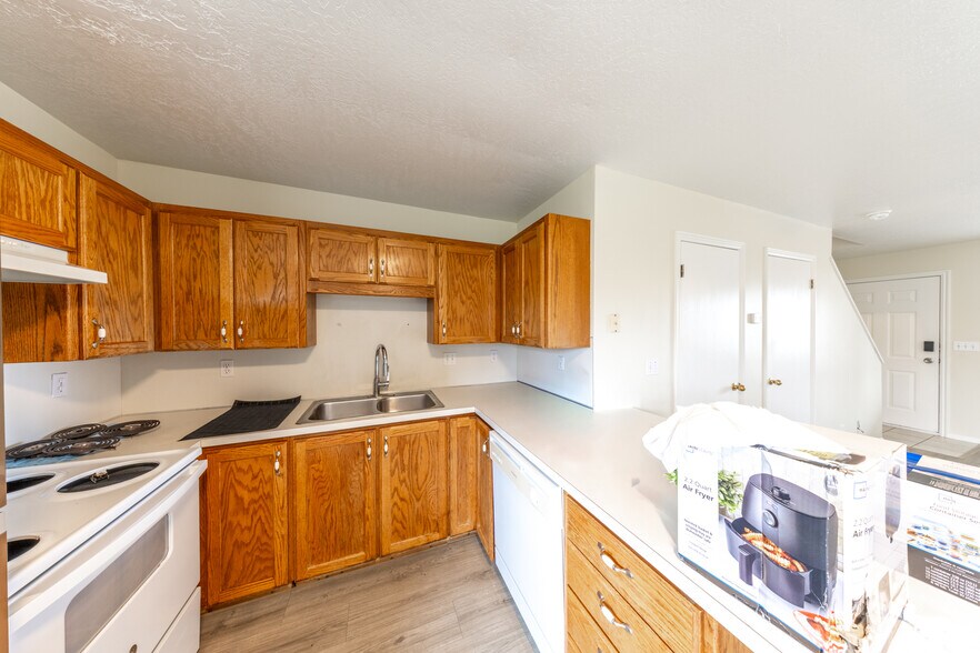 More Photos Of 360 N 400 W, Hyrum Multifamily For Sale