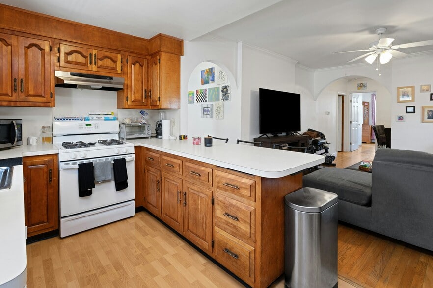 More Photos Of 45 Pleasant St, Stamford Apartments For Sale