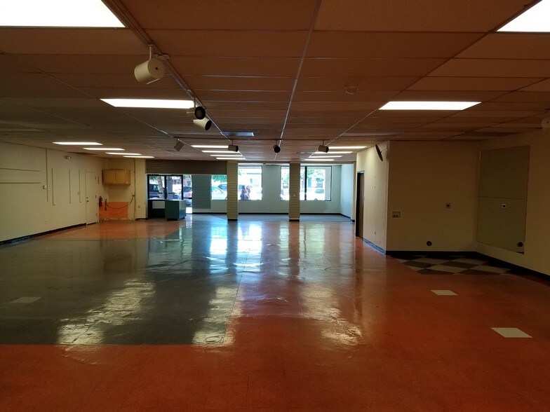 More Photos Of 145 Hillcrest Dr, Reno Unknown For Lease