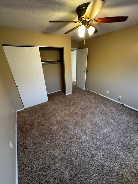 More Photos Of 125 20th Ave SW, Cedar Rapids Apartments For Sale