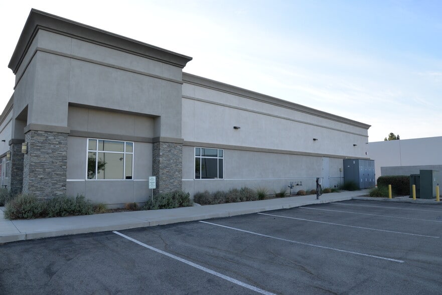 More Photos Of 22085 Commerce Way, Grand Terrace Storefront Retail Office For Lease