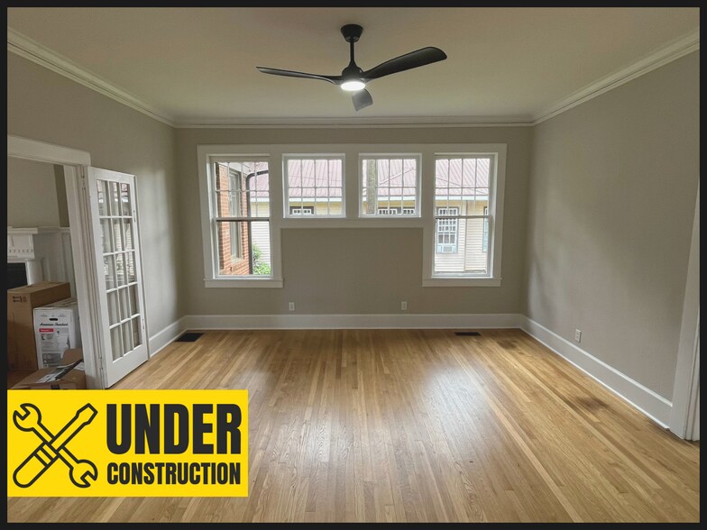 More Photos Of 406 S Lewis St, Lagrange Office For Lease