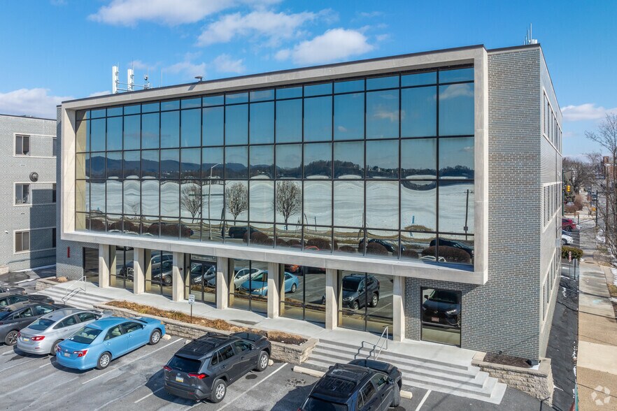 More Photos Of 2101 N Front St, Harrisburg Office For Lease