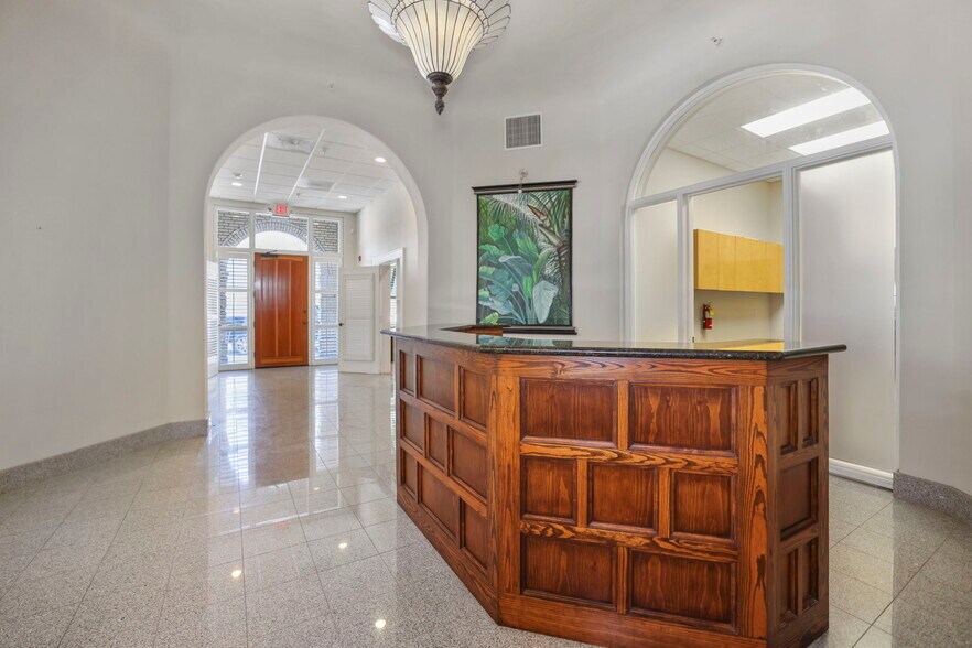 More Photos Of 155 8th St N, Saint Petersburg Office Residential For Lease