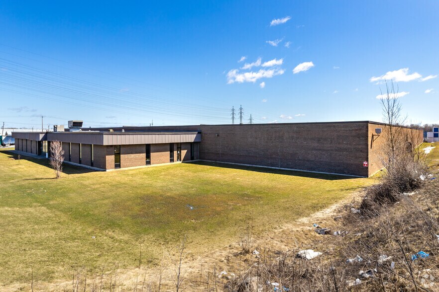 Primary Photo Of 1616-1620 Sud Laval (A-440) Desste E, Laval Distribution For Lease