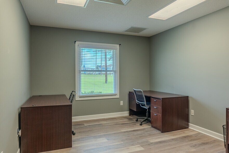 More Photos Of 6504 Burlington Rd, Whitsett Manufacturing For Lease