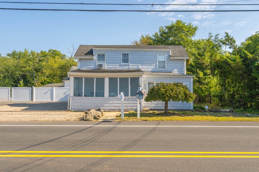 More Photos Of 40 Amboy Rd, Old Bridge Flex For Sale