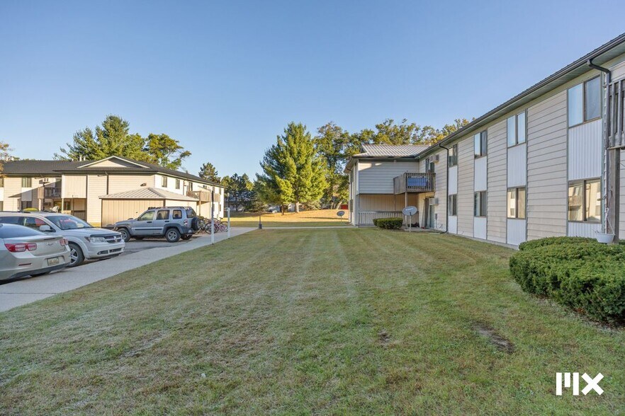 More Photos Of 70 N Lester St, White Cloud Apartments For Sale