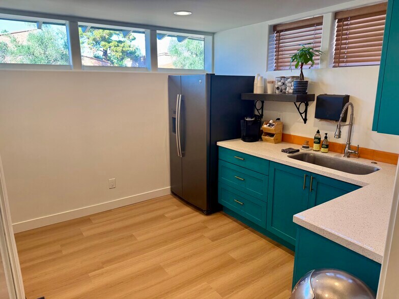 More Photos Of 51 E Monterey Way, Phoenix Medical For Lease