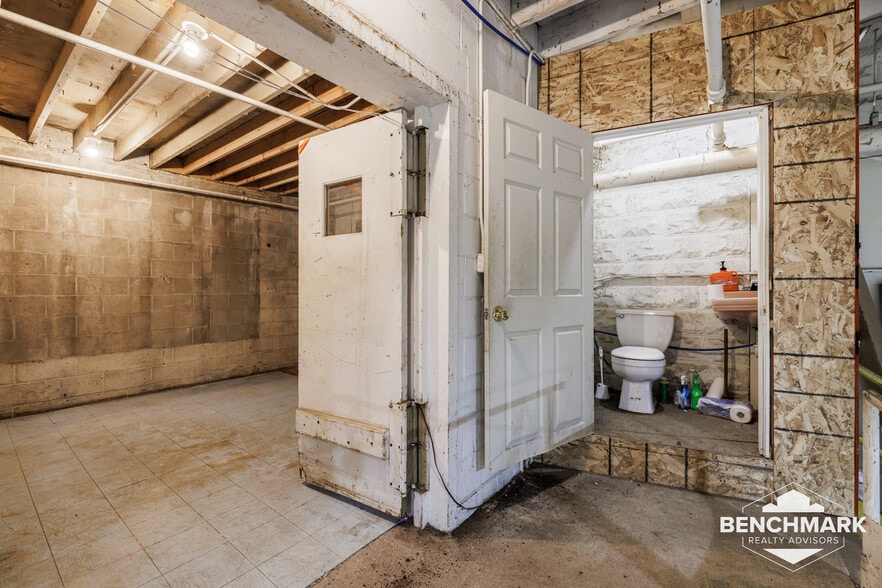 More Photos Of 545 West Ave, Rochester Warehouse For Sale