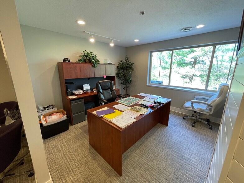 More Photos Of 13951-13959 W Preserve Blvd, Burnsville Loft Creative Space For Lease