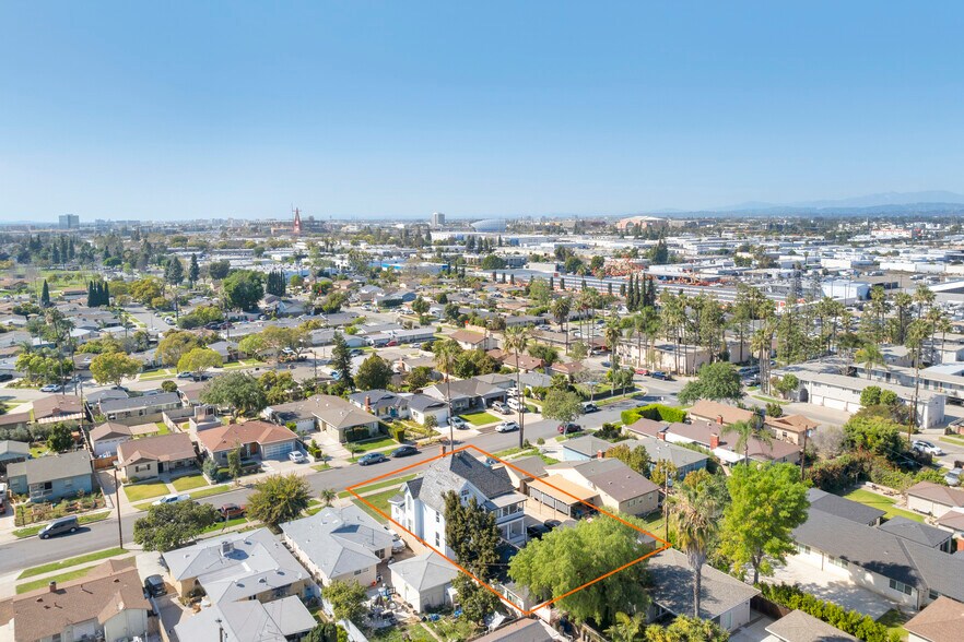 More Photos Of 461 N Citrus St, Orange Apartments For Sale
