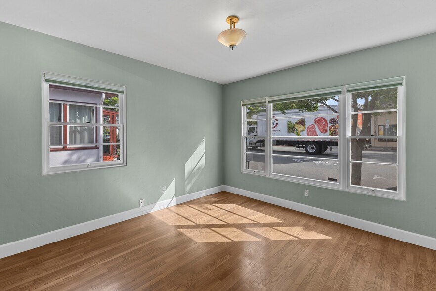 More Photos Of 2220 India St, San Diego Office For Lease