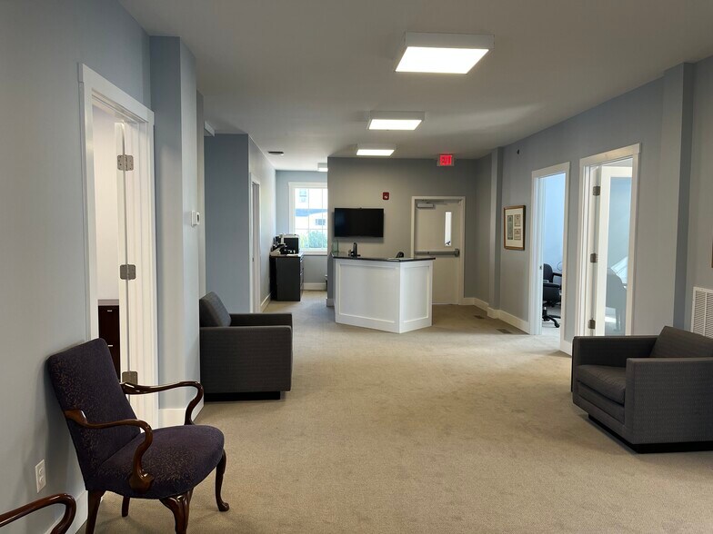 More Photos Of 64 Wall St, Madison Office Residential For Lease