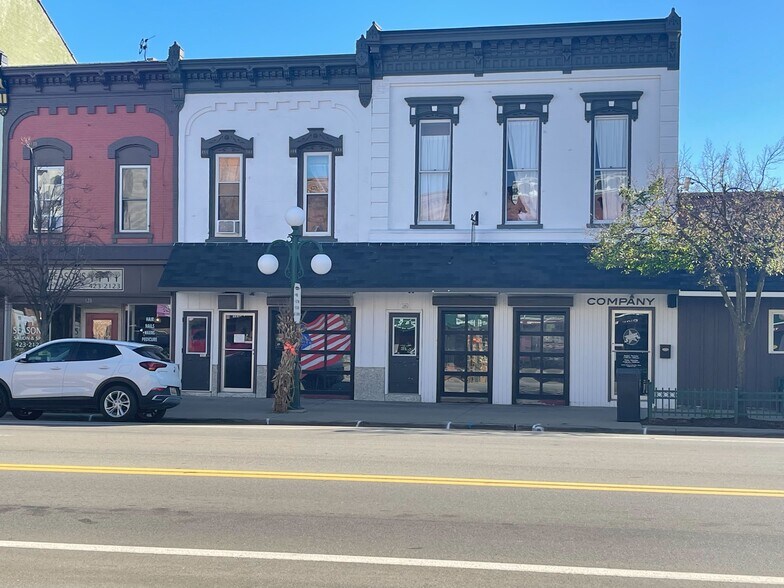 More Photos Of 124 W Chicago Blvd, Tecumseh Storefront Retail Residential For Lease