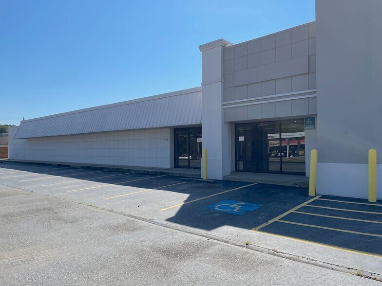 More Photos Of 3318 Mercer University Dr, Macon-Bibb Freestanding For Lease