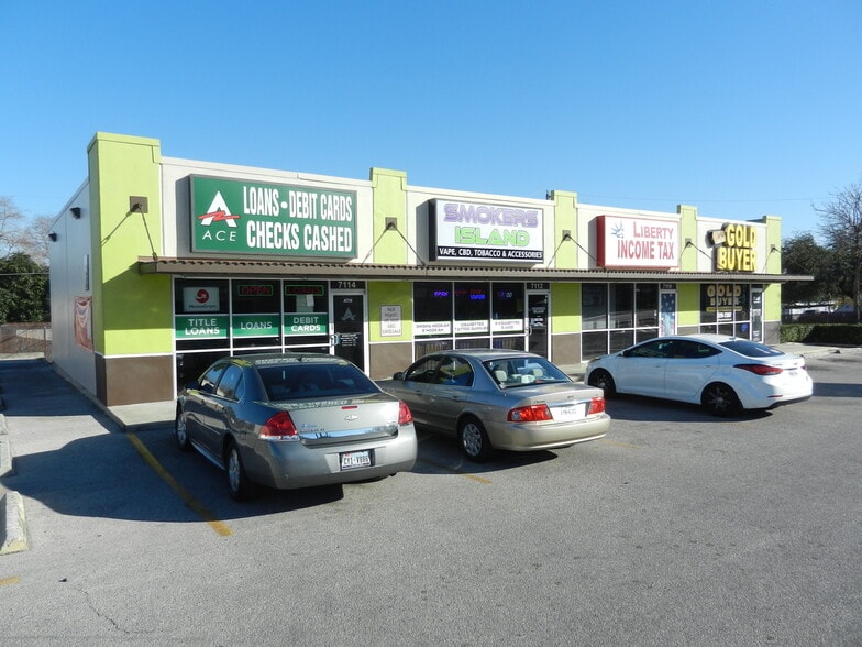 More Photos Of 7126-7118 W Military Dr, San Antonio Storefront For Sale