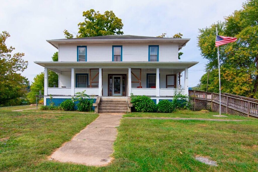 More Photos Of 101 Davis st, Alderson Freestanding For Sale