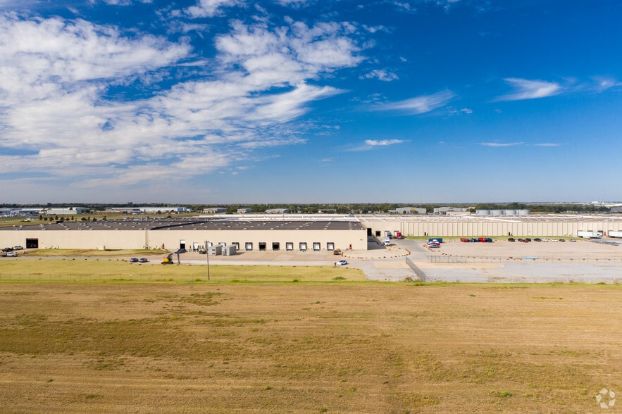 More Photos Of 7501 SW 29th St, Oklahoma City Distribution For Lease