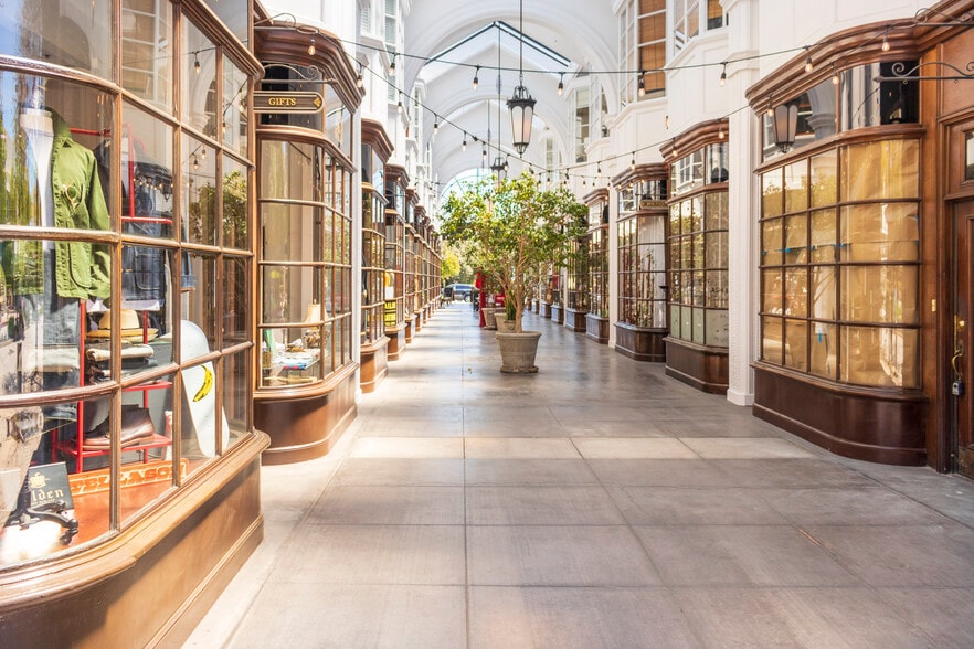 More Photos Of 380 S Lake Ave, Pasadena Storefront Retail Office For Lease